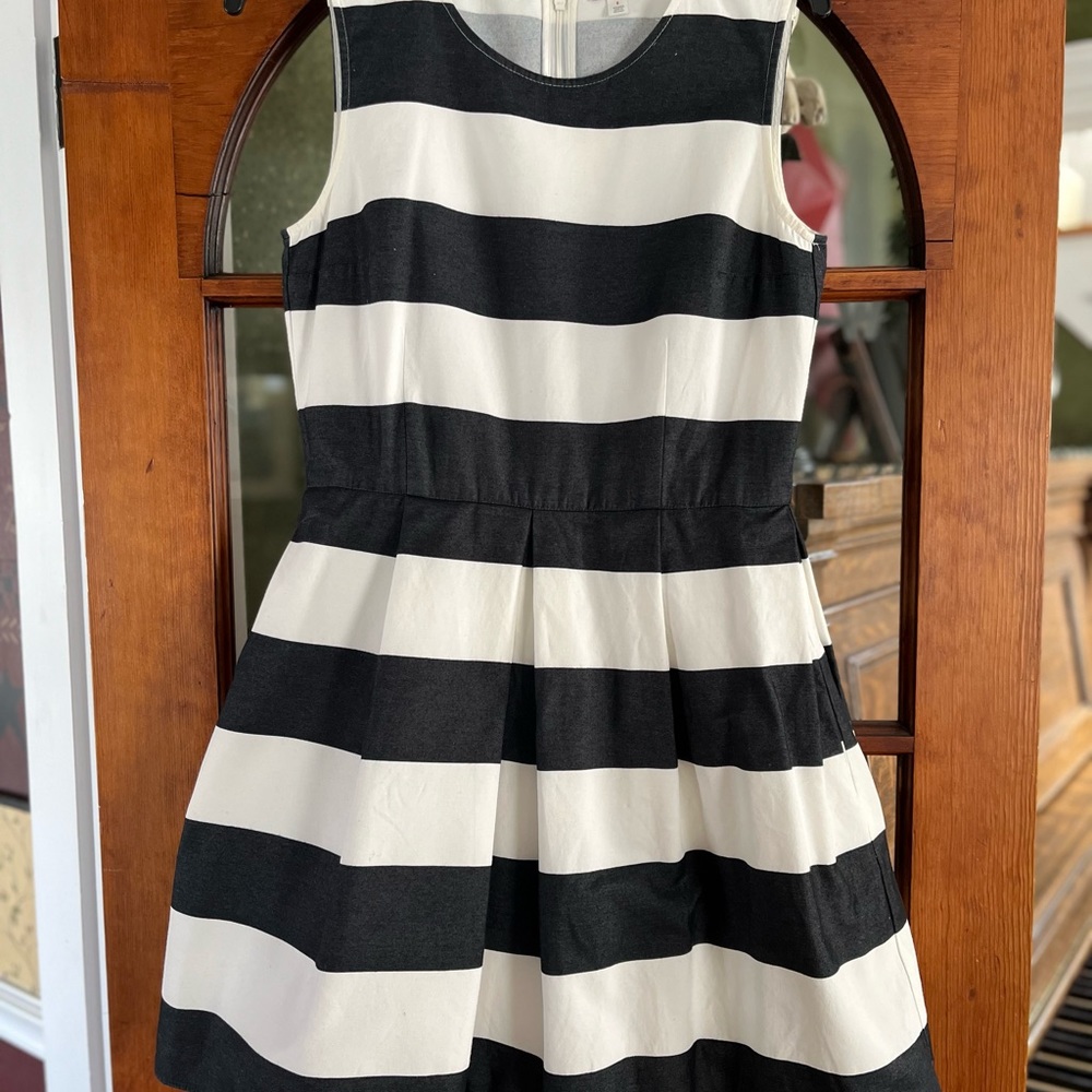 Womens black and white sundress